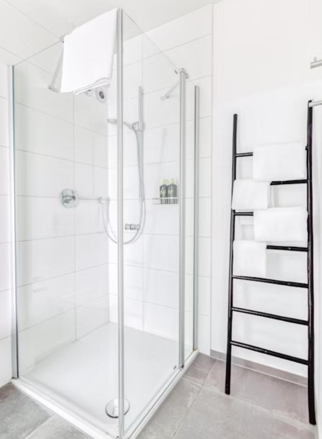 My - - Netflix Apartment